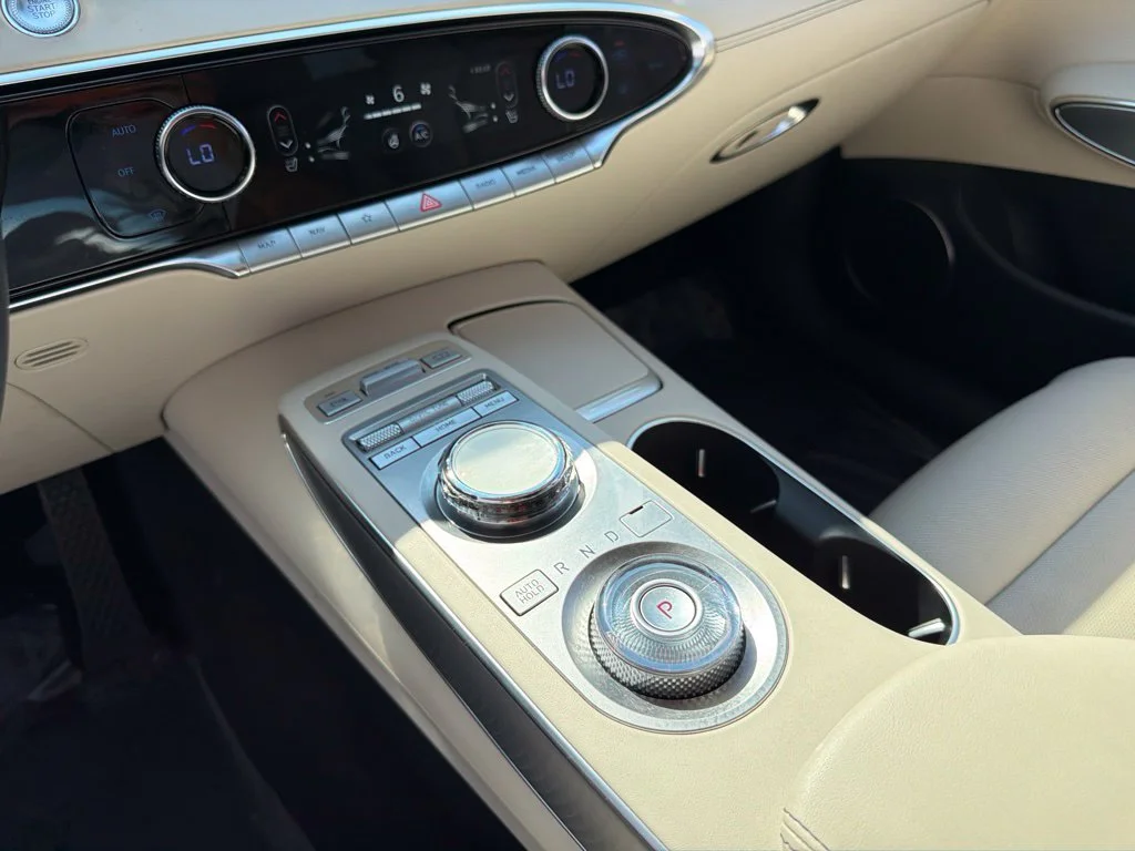 Used 2024 White Genesis 2.5T image 38