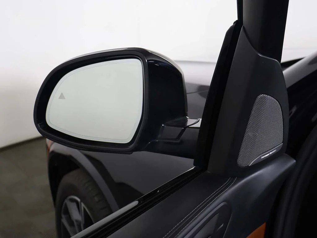 Used 2022 Black BMW M50i image 37