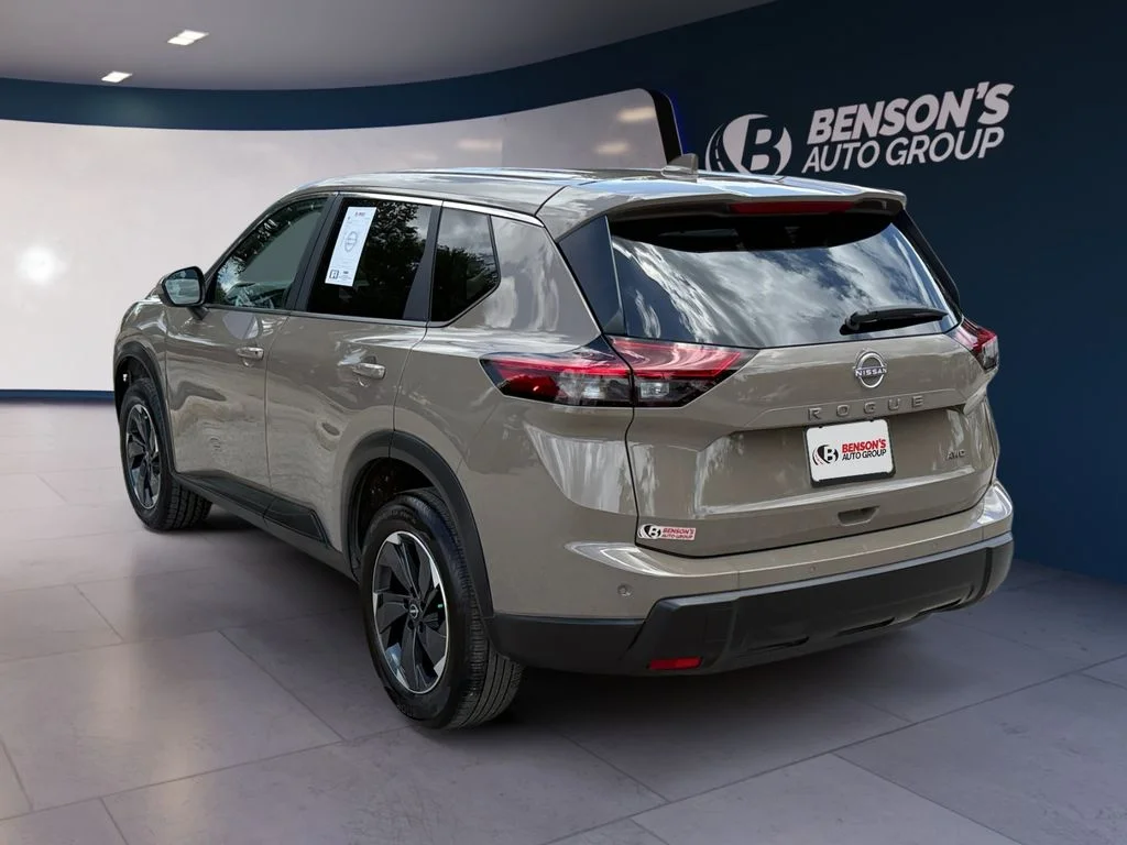Used 2025 Beige/tan Nissan SV image 3