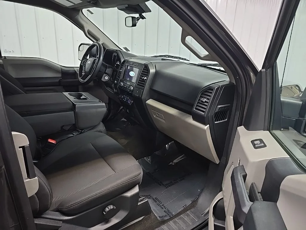 Used 2020 Magnetic Ford XL image 19