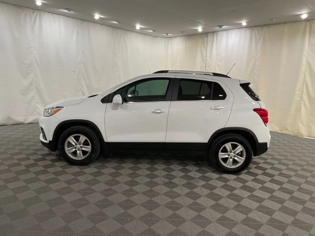 Used 2019 Summit White Chevrolet LT image 9