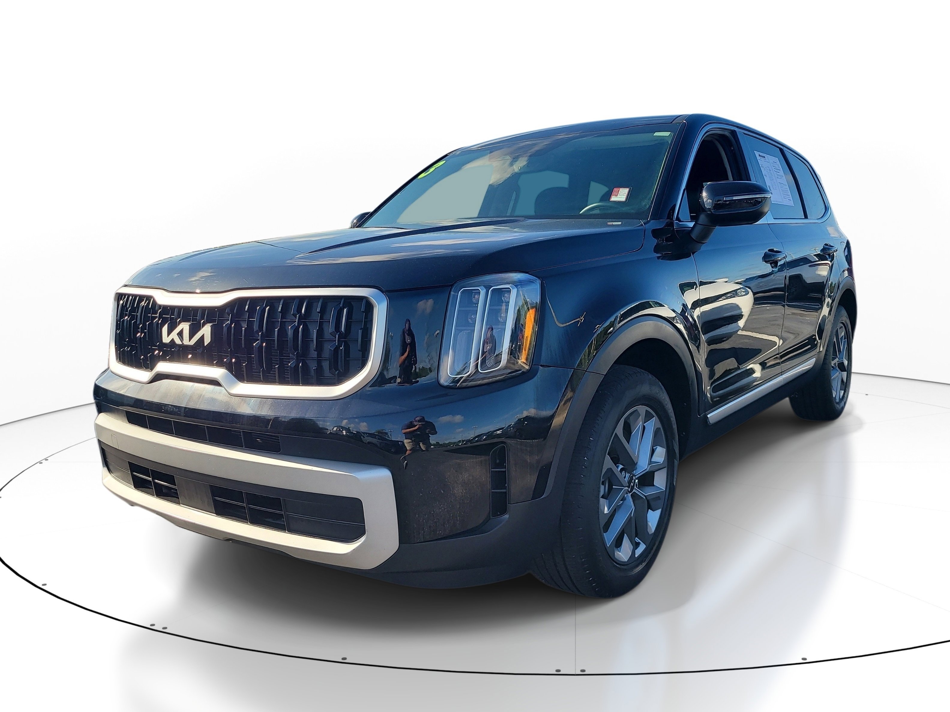Used 2023 Ebony Black Kia LX image 3