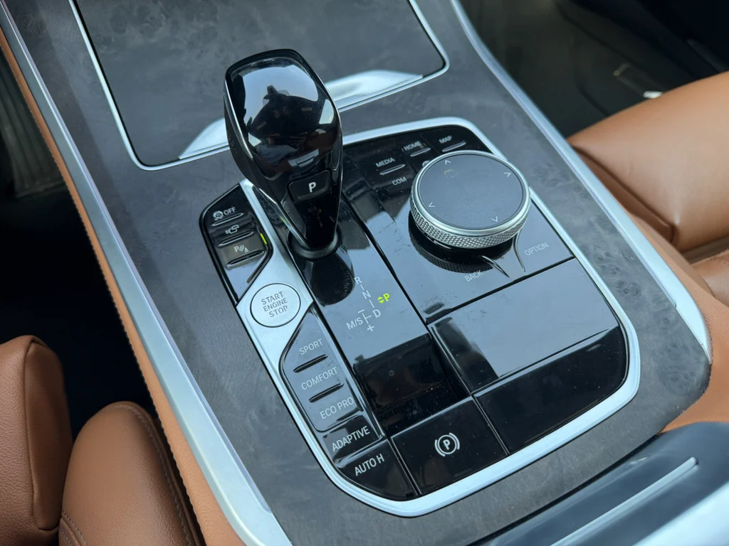 Used 2022 Jet Black BMW sDrive40i image 16
