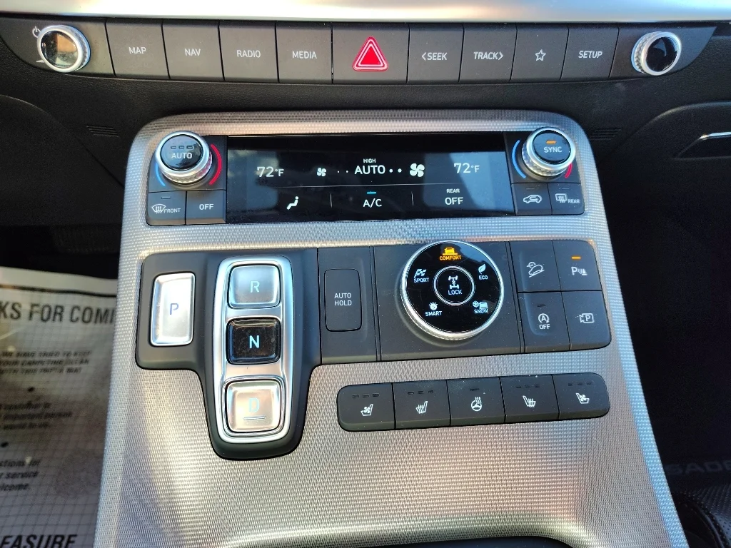 Used 2025 Hyper White Hyundai Calligraphy image 21