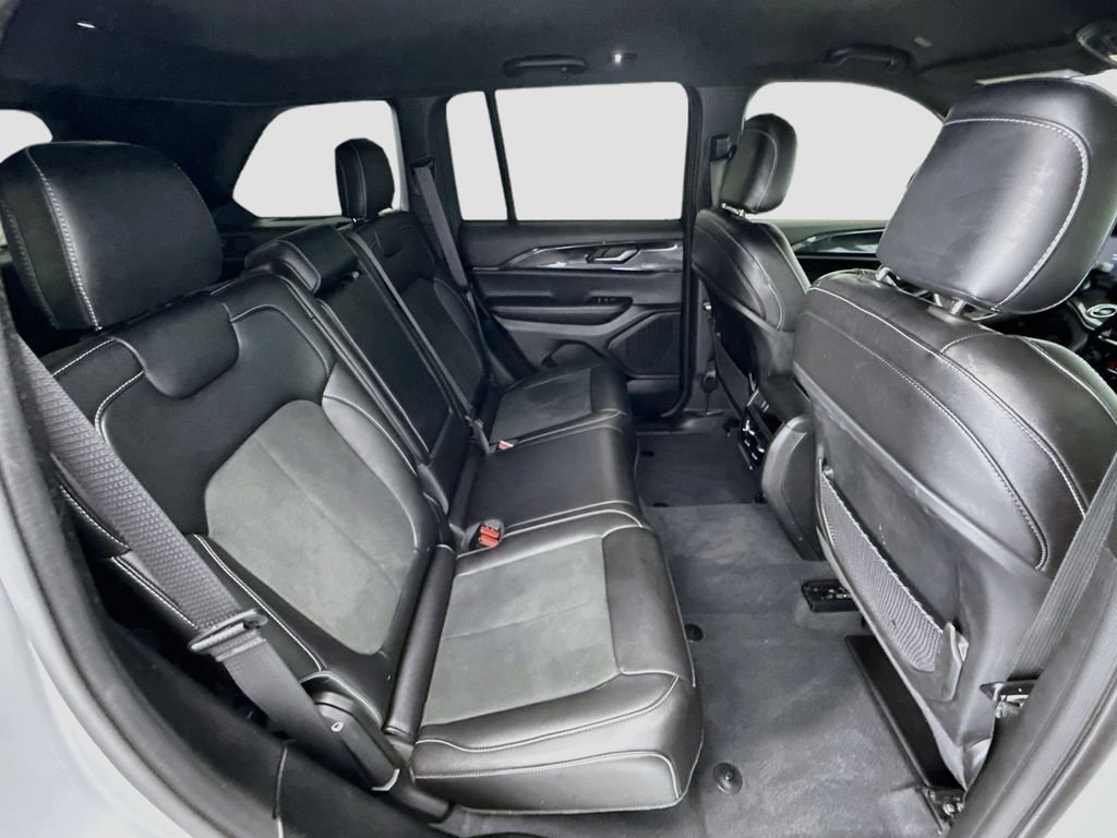 Used 2023 Silver Jeep Altitude X image 20
