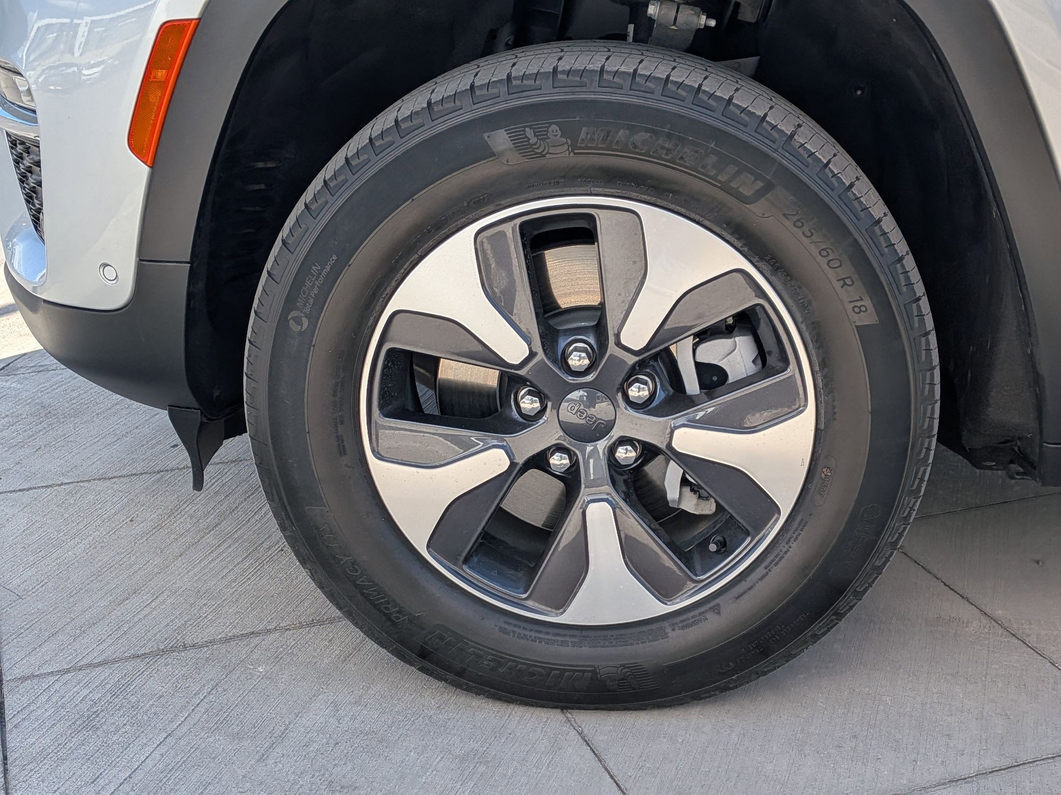 Used 2023 Silver Zynith Jeep 4xe image 12