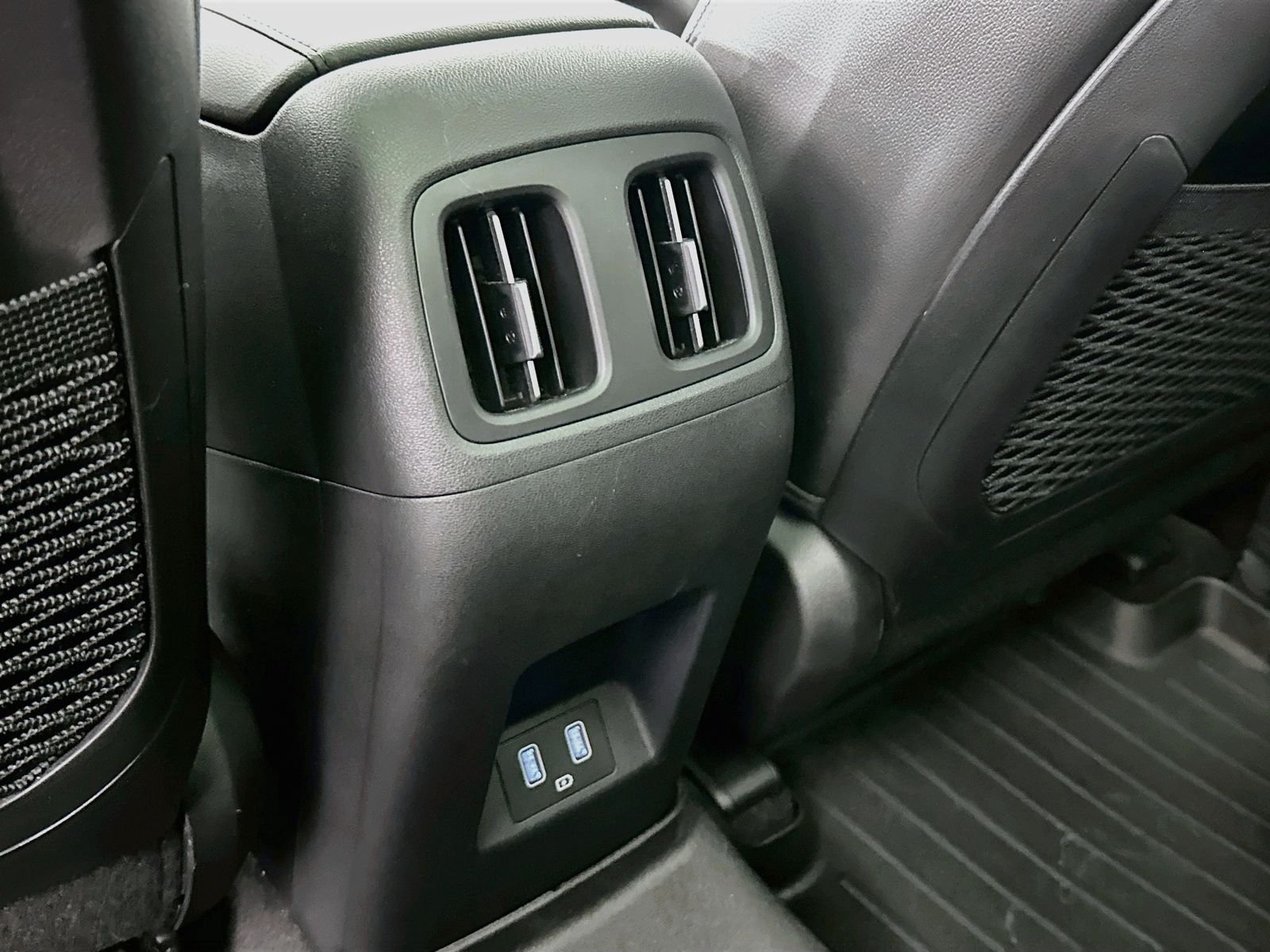 Used 2023 Amazon Gray Hyundai Limited image 28
