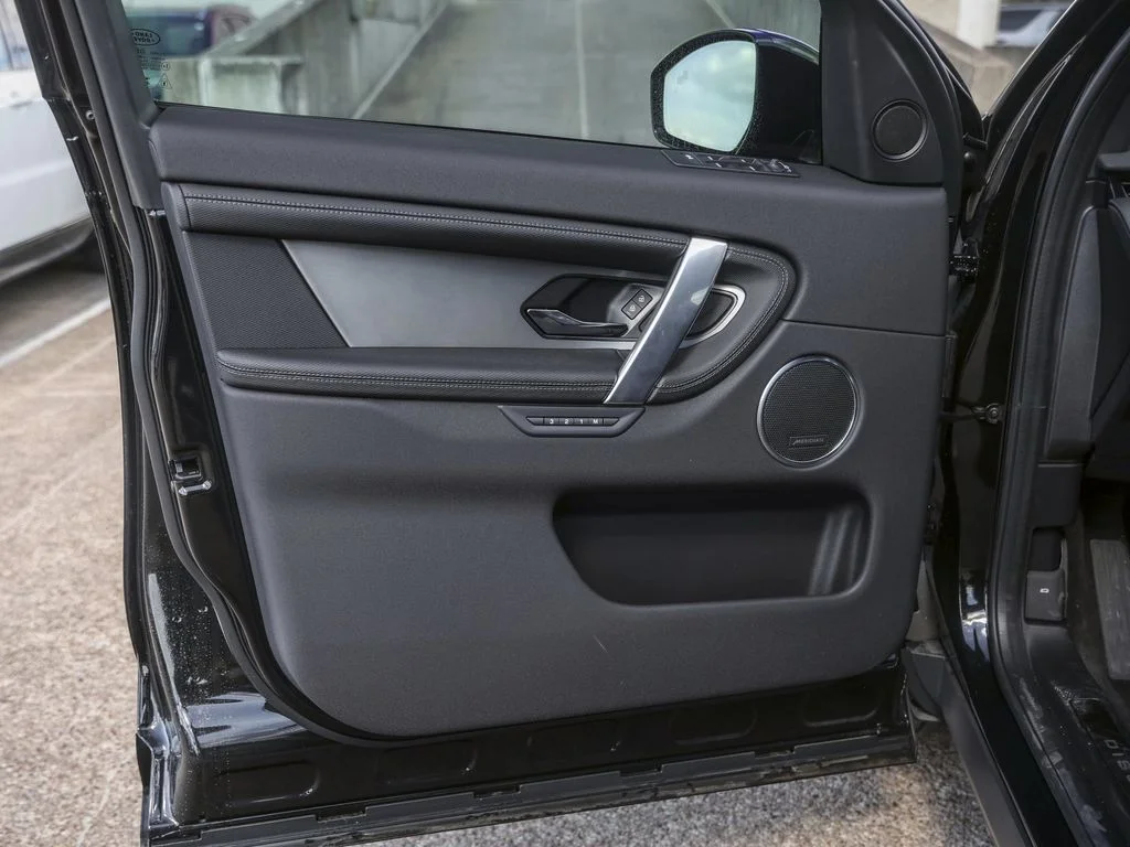 2025 Land Rover Discovery Sport Dynamic SE - Photo 27