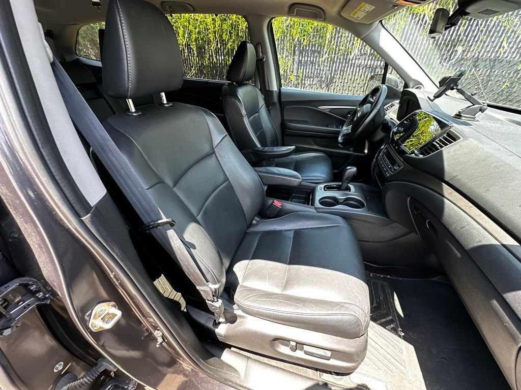 Used 2019  Honda EX-L image 19