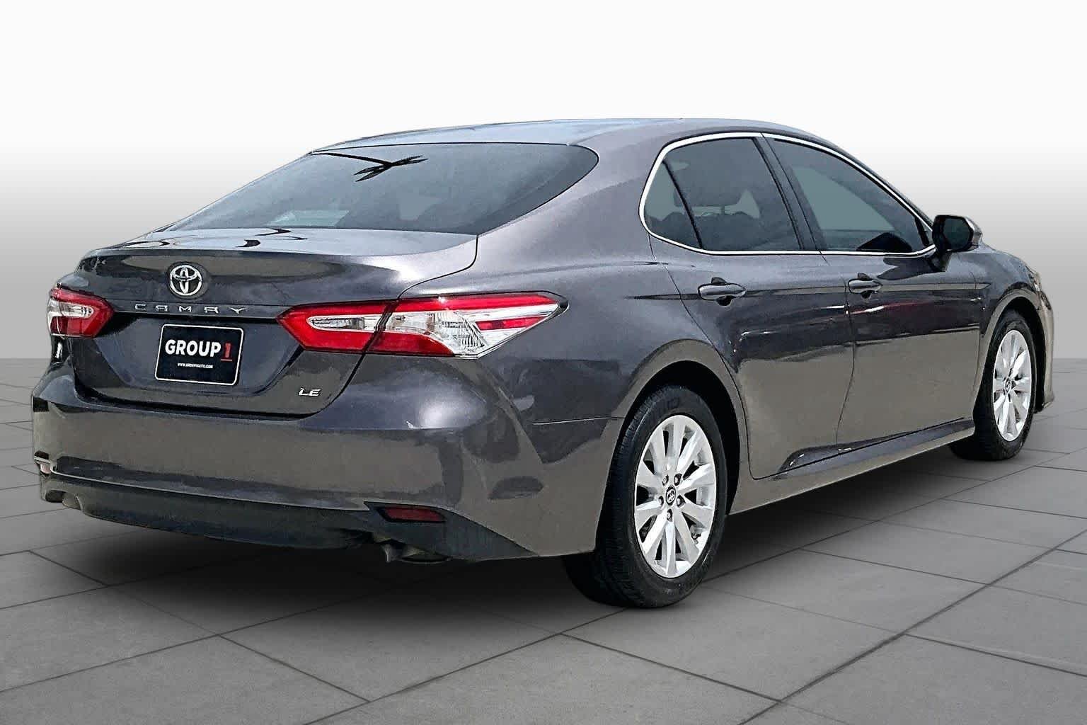 Used 2018 Predawn Gray Mica Toyota LE image 12