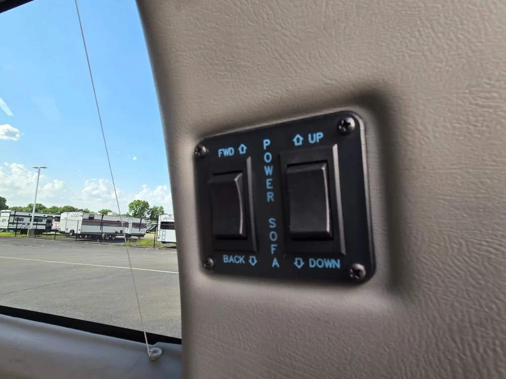 2022 Chevrolet Express Cargo Work Van - Photo 6