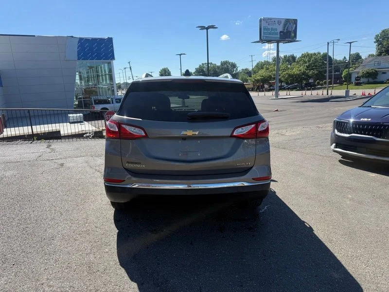 Used 2018 Gray Chevrolet LT image 6