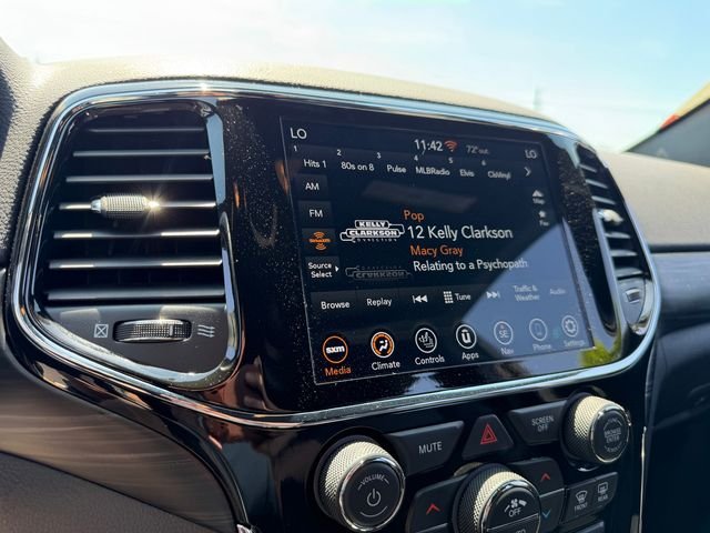 Certified Used 2022 White Jeep Laredo X image 26