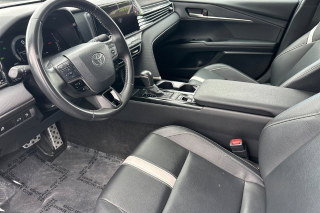 Certified Used 2025  Toyota SE image 12