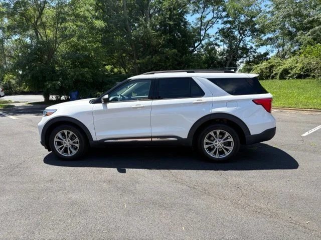Used 2021 White Metallic Ford XLT image 3