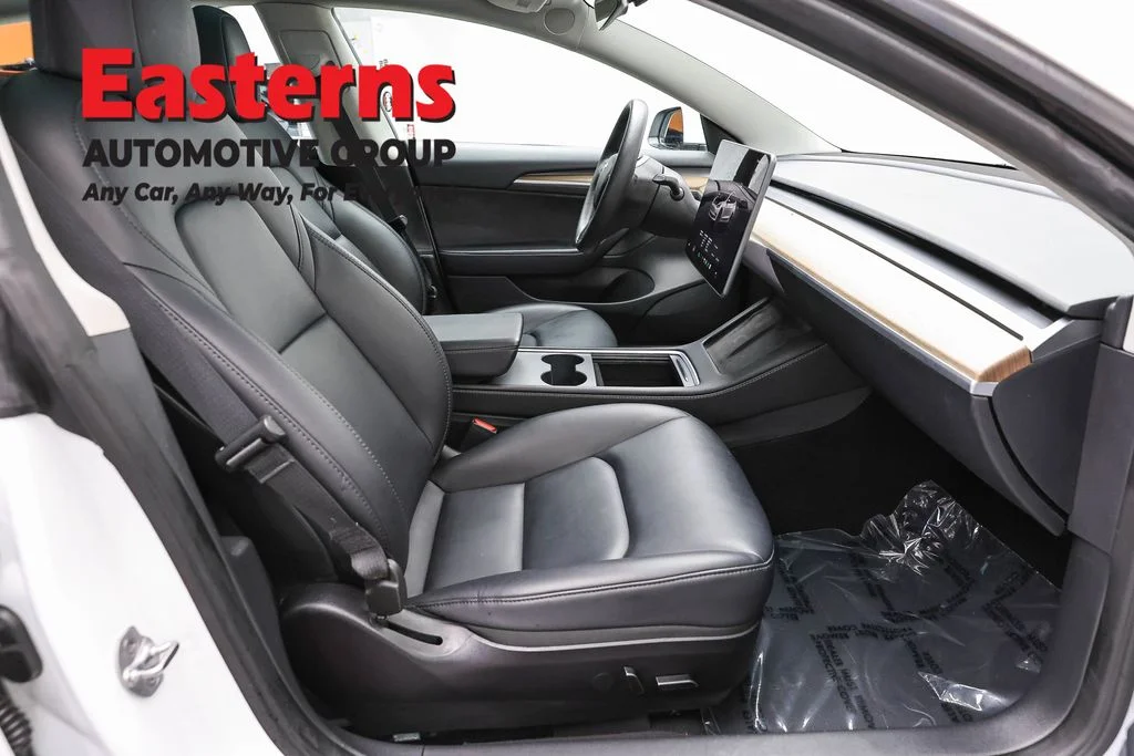 Used 2023 White Tesla Base image 18