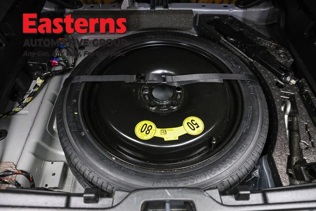 Used 2021 Gray Volvo Momentum image 21