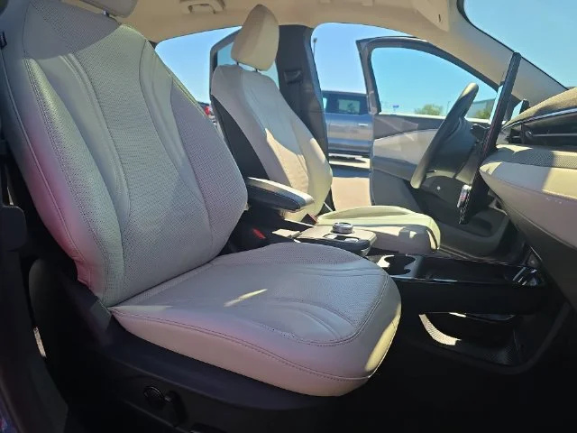 Used 2023 Blue Ford Premium image 11