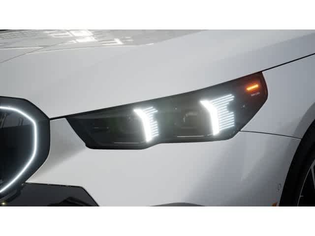 New 2027 Mineral White Metallic BMW 540i xDrive image 5