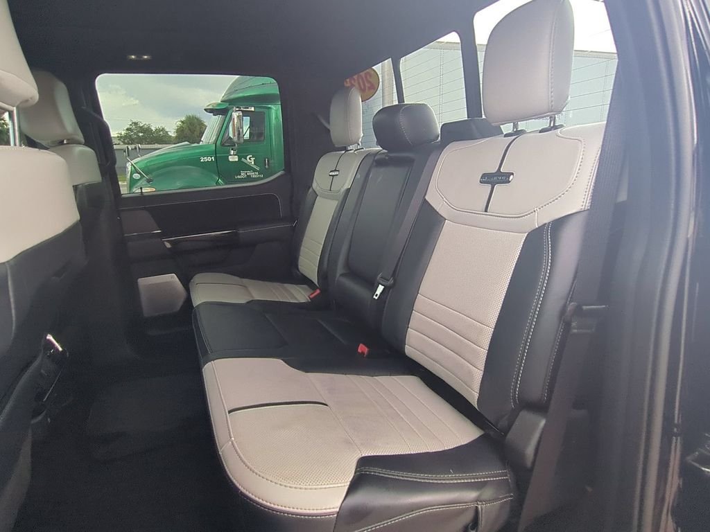 2023 Ford F-150 Lightning Platinum - Photo 15