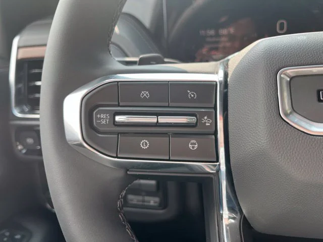 2026 GMC Yukon Denali - Photo 9