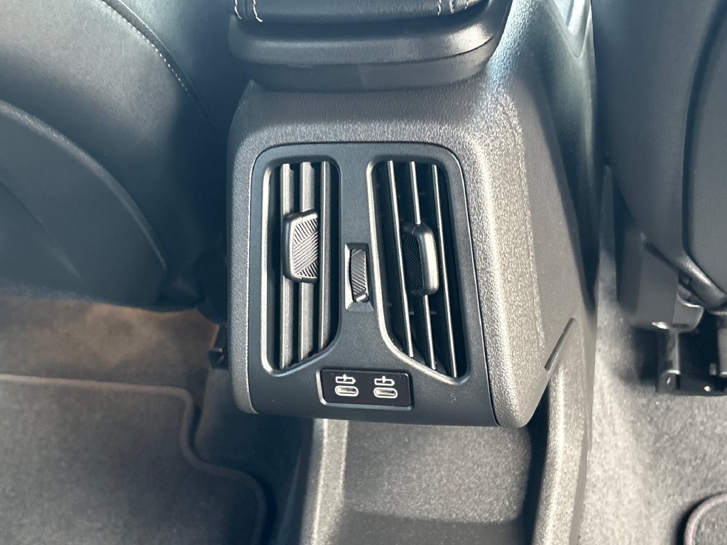 Used 2026 Alpine White BMW xDrive28i image 18