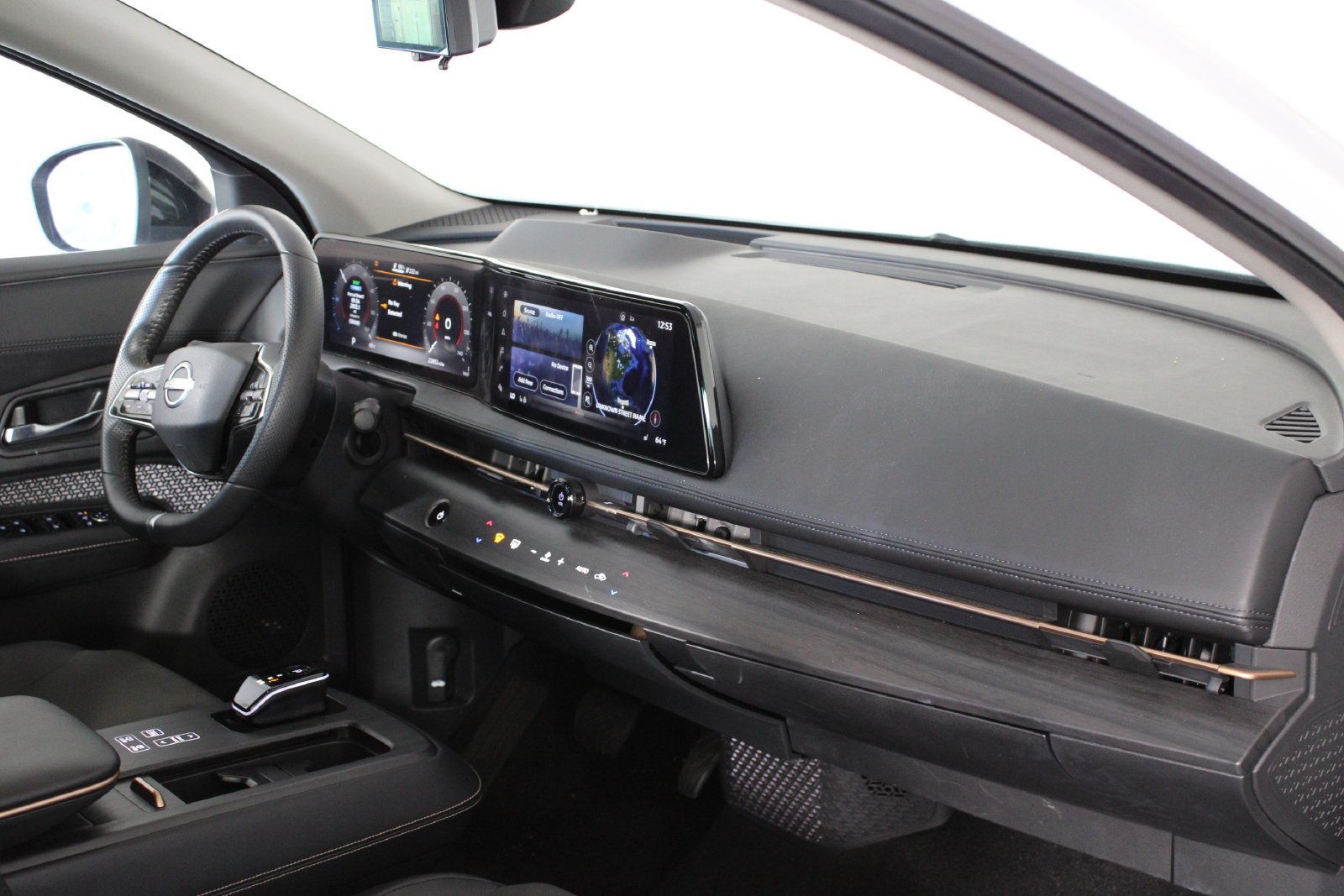 Used 2024 White Nissan EVOLVE+ e-4ORCE image 15