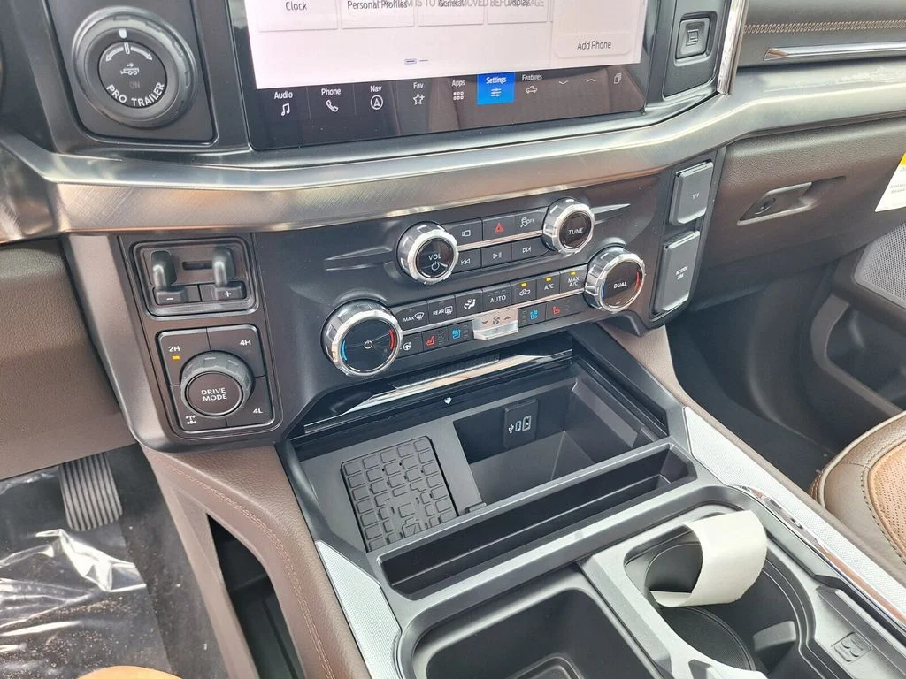 New 2026 Star White Metallic Tri-Coat Ford F-250® King Ranch® image 20