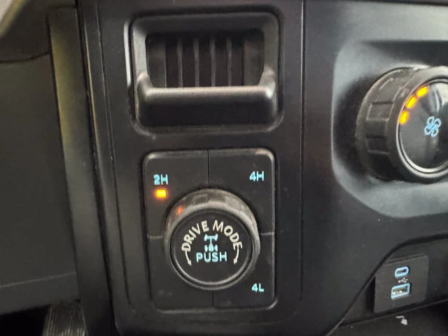 Used 2023 Oxford White Ford XL image 36