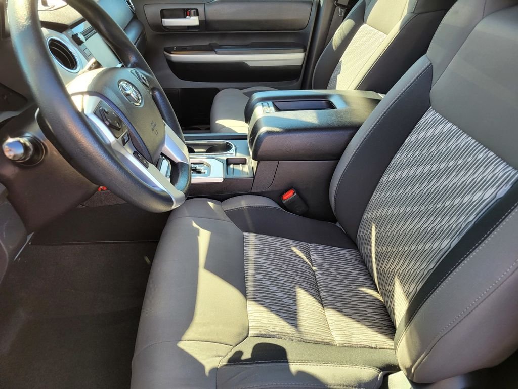 Certified Used 2018 Blue Toyota SR5 image 15