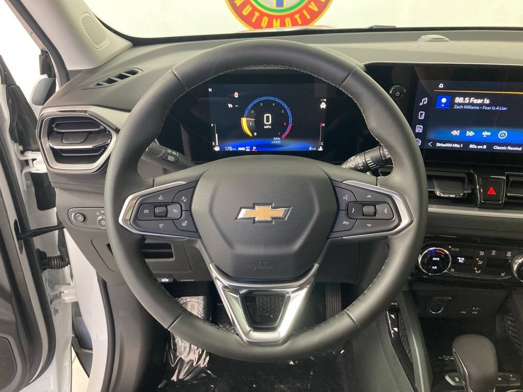 New 2026 Summit White Chevrolet LT image 6