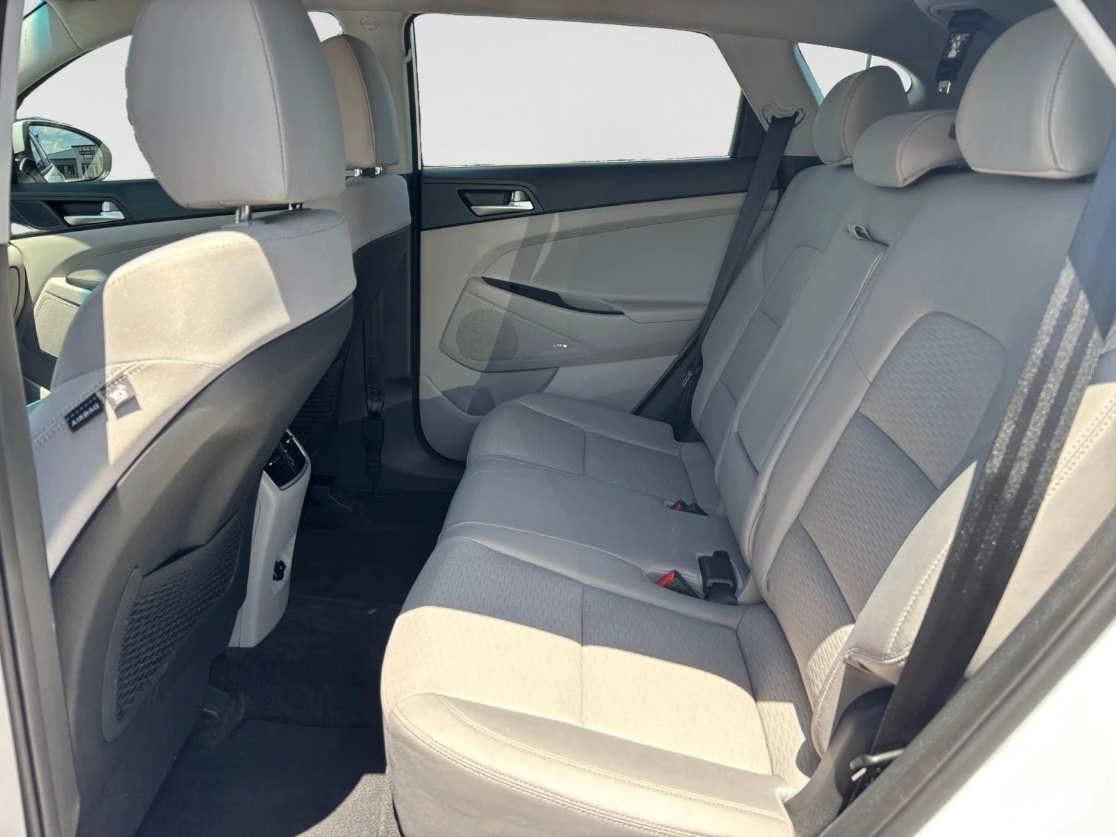 Used 2019 Dazzling White Hyundai Sport image 36
