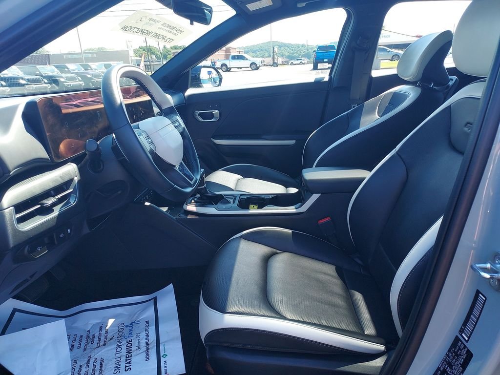 2025 Kia K4 GT-Line - Photo 13