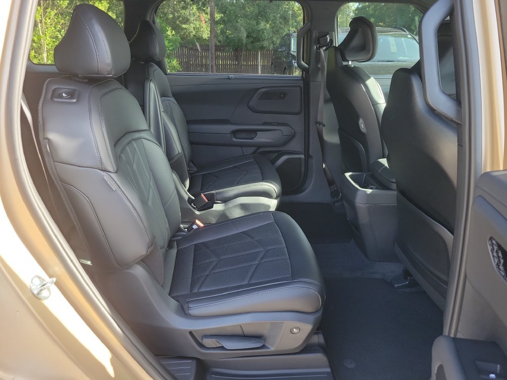 New 2027 Terrain Brown Matte Kia X-LINE SX image 13