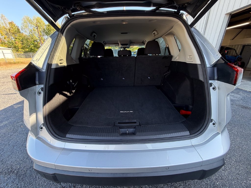 Used 2024 Silver Nissan SV image 23