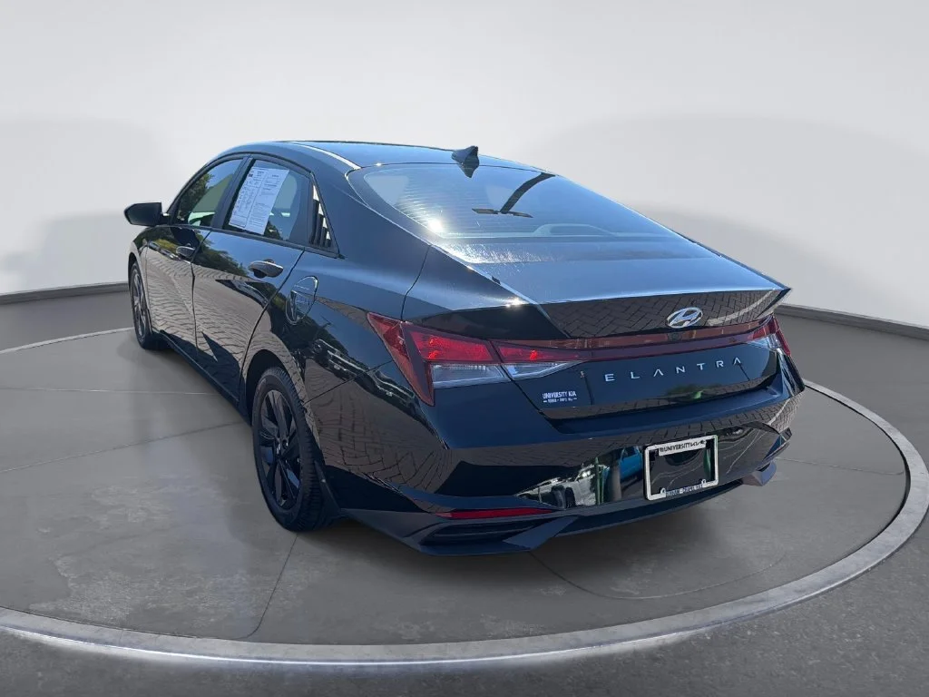 Used 2023 Black Hyundai SEL image 5