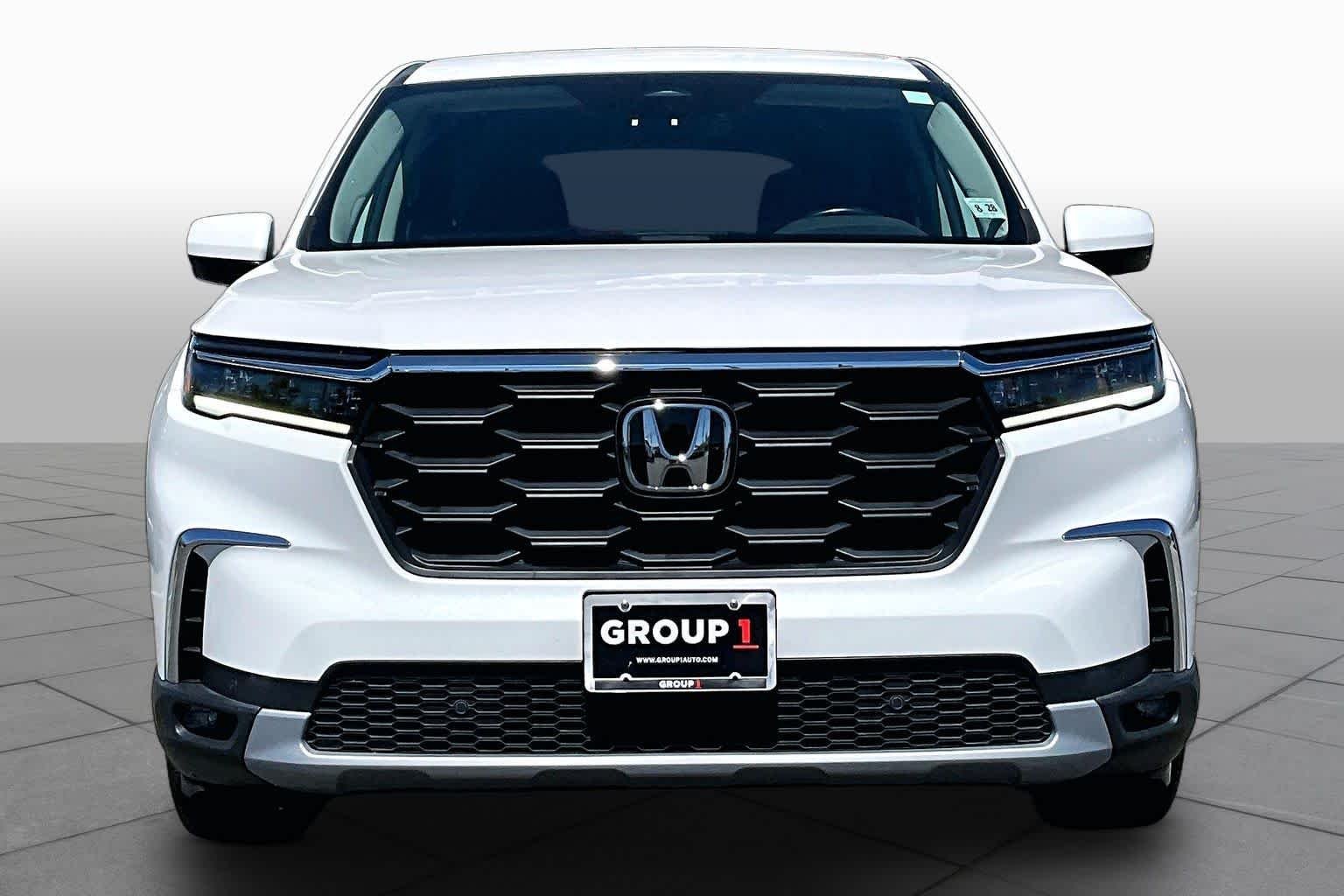 Certified Used 2023 Platinum White Pearl Honda AWD EX-L image 4