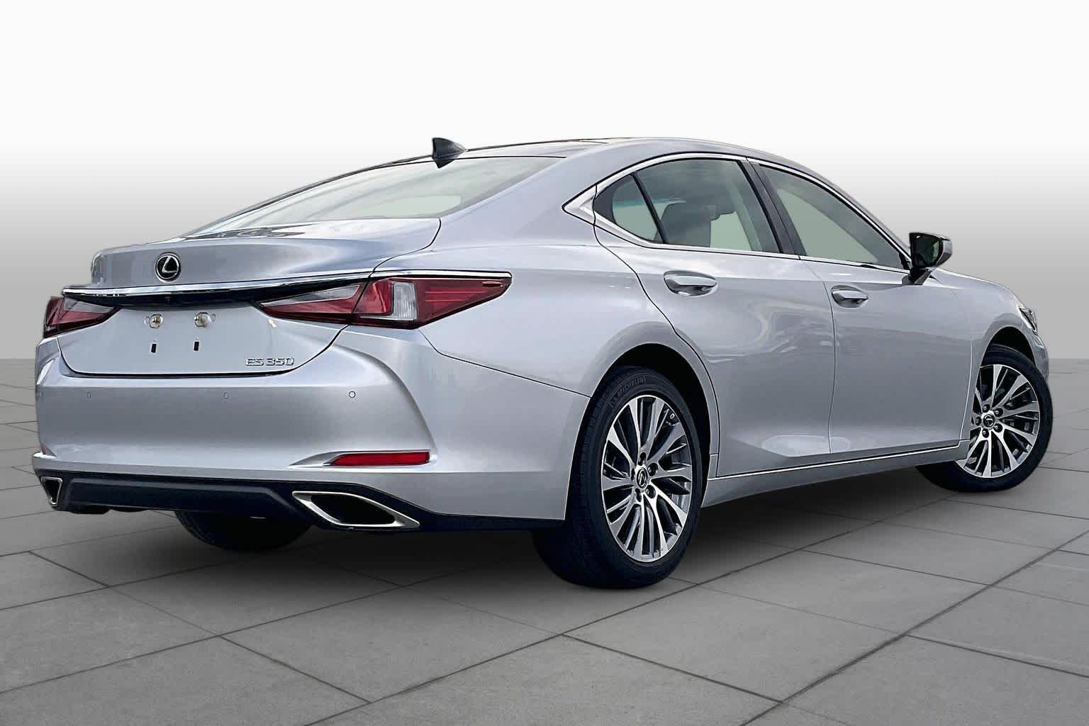 Used 2019 Silver Lining Metallic Lexus  image 12