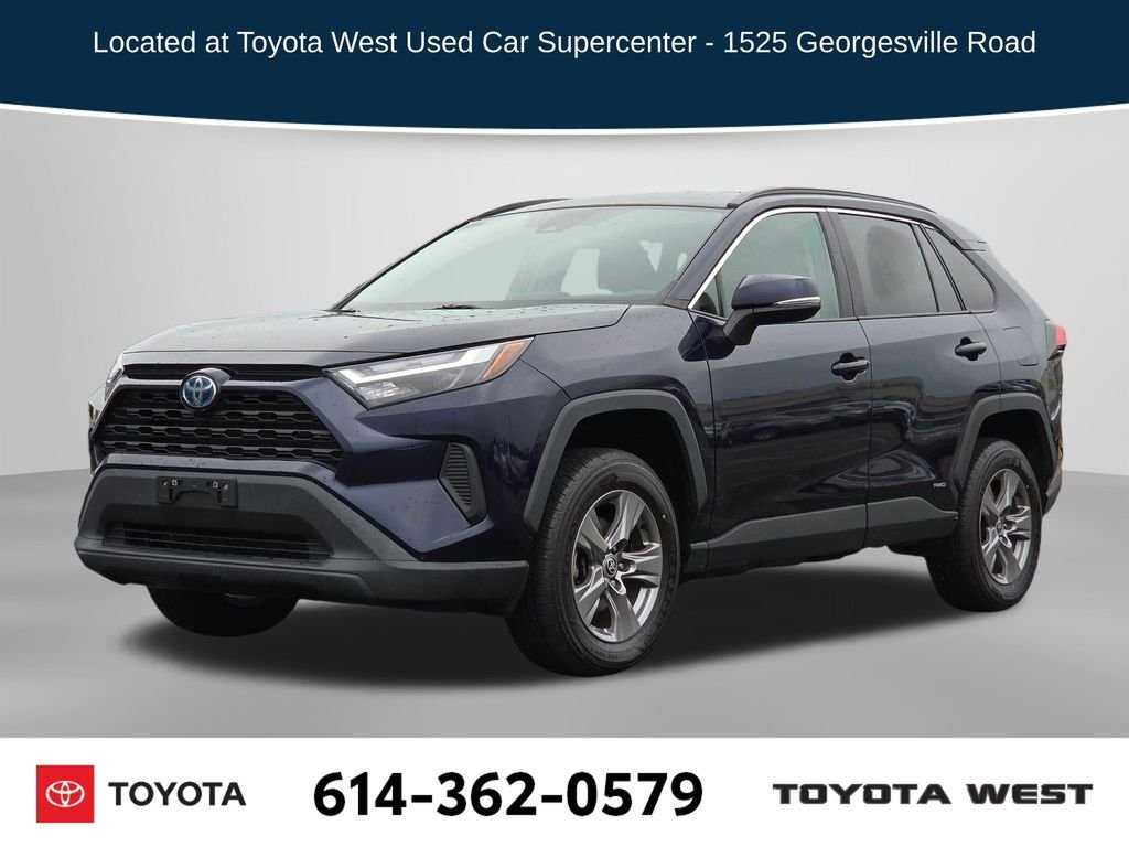 Used 2023  Toyota XLE image 1