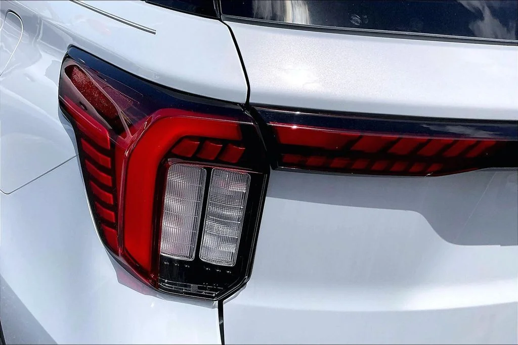 New 2026 Space White Metallic Ford Active image 30