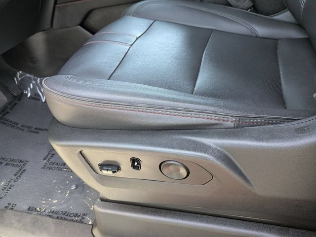 Used 2023 Pearl Chevrolet RST image 24