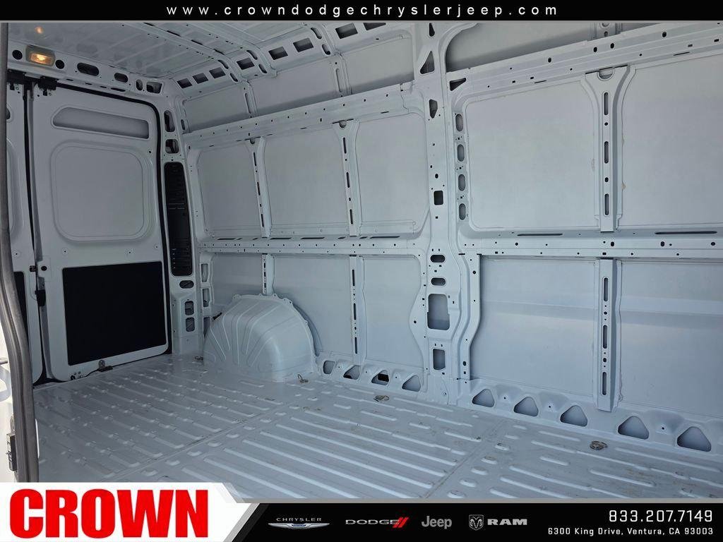 New 2025 Bright White Clear-Coat Exterior Paint RAM Tradesman image 14