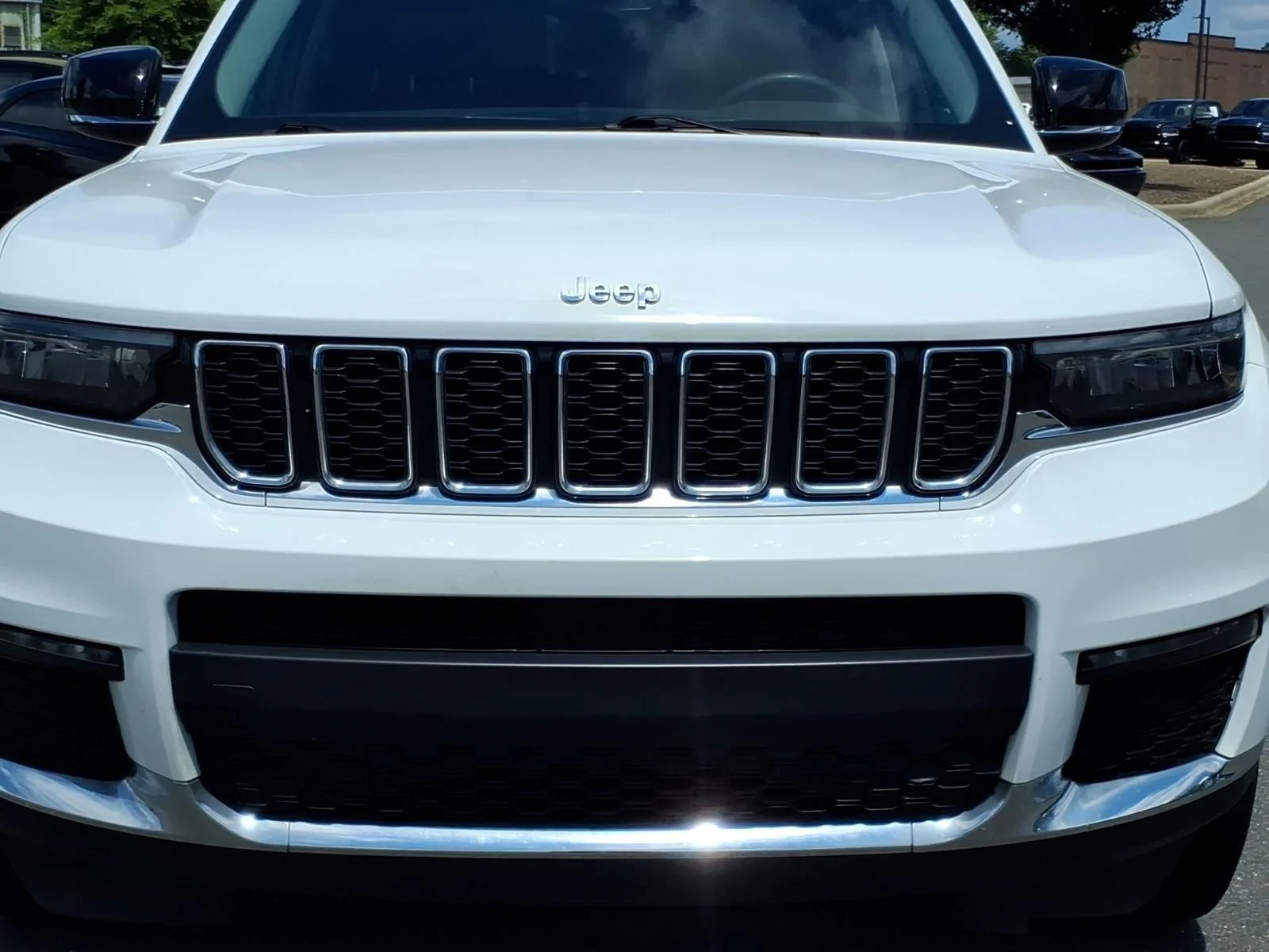 Used 2023 Bright White Clearcoat Jeep Limited image 14