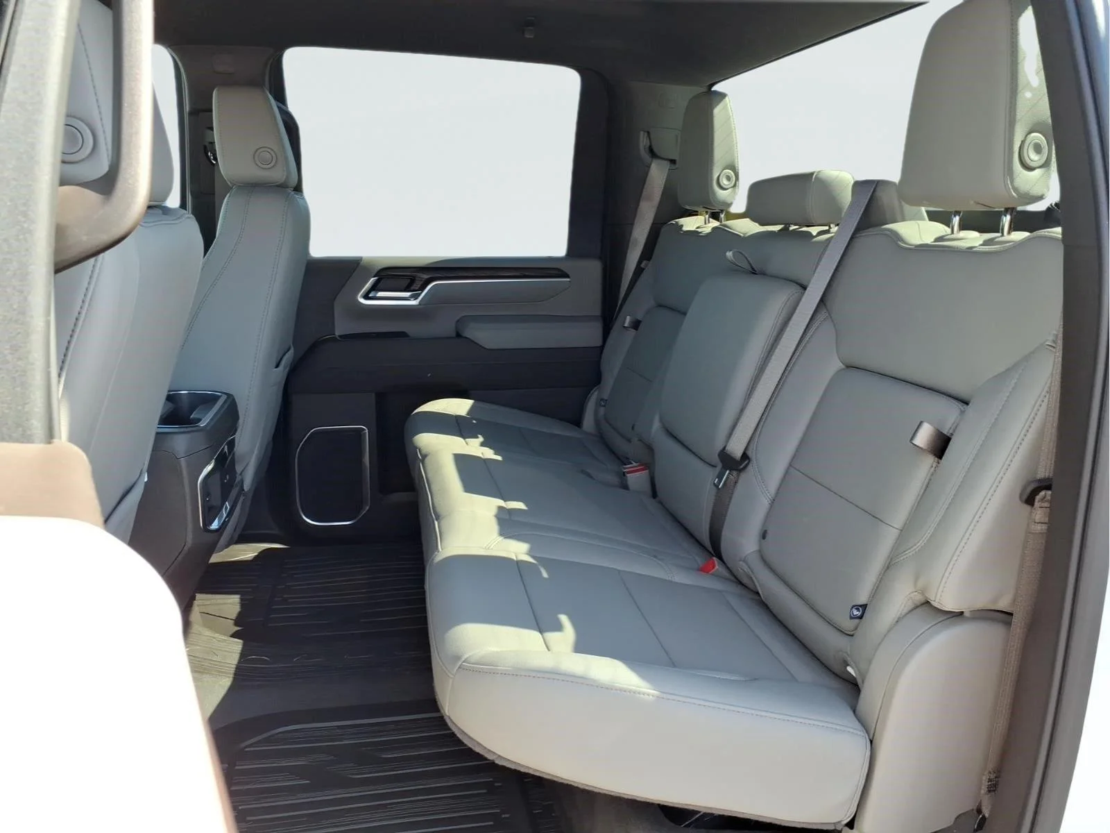 New 2026 Summit White GMC SLT image 9