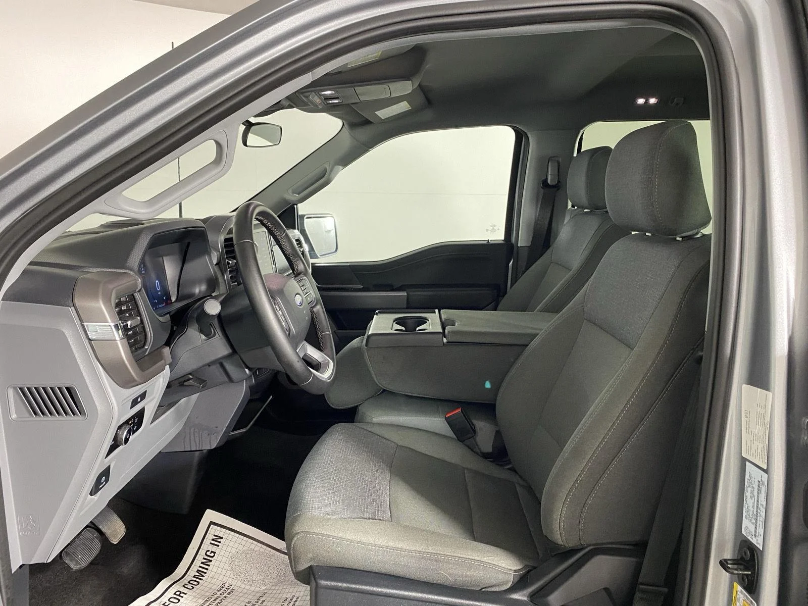 Used 2025 Iconic Silver Ford XLT image 12