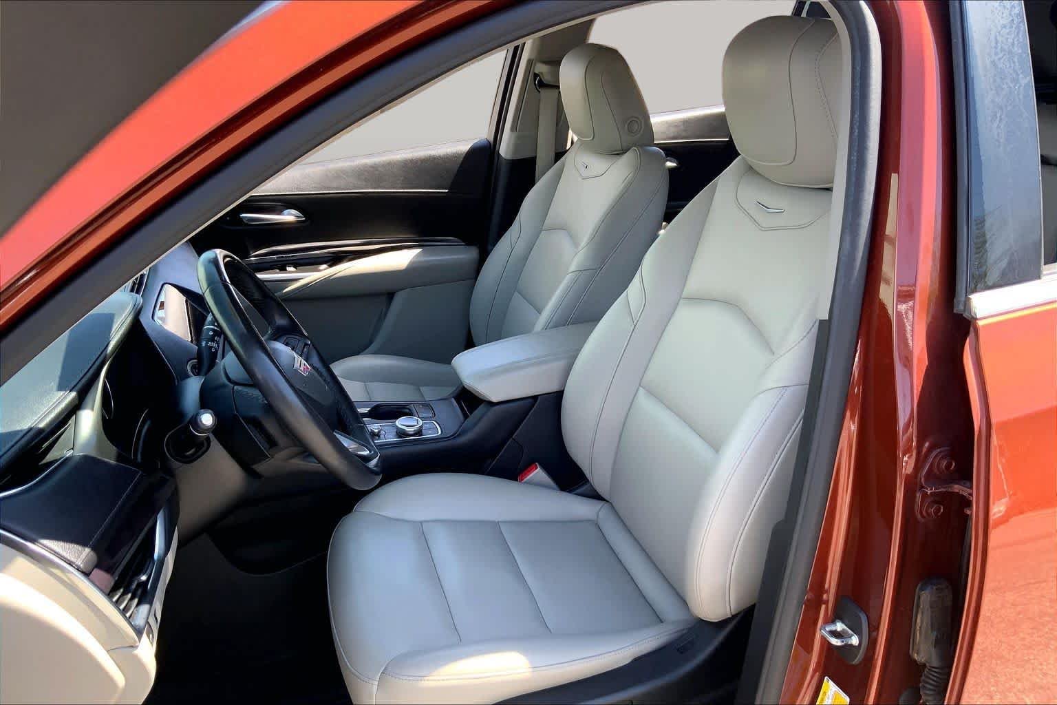 Used 2019 Autumn Metallic Cadillac FWD Luxury image 7
