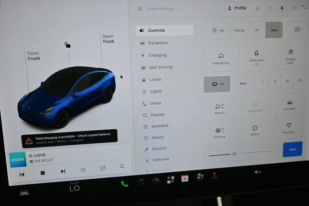 Used 2021 Blue Tesla Long Range image 15