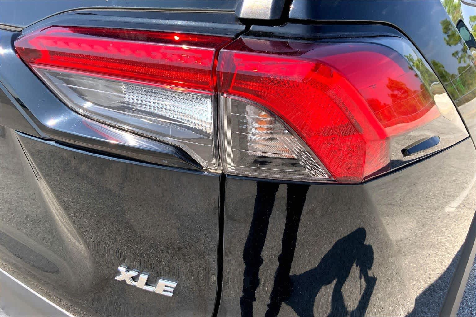 Used 2020 Midnight Black Metallic Toyota XLE image 30