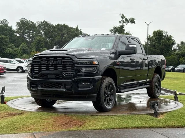 New 2026 Diamond Black Crystal Pearl-Coat Exterior Paint RAM Tradesman image 3