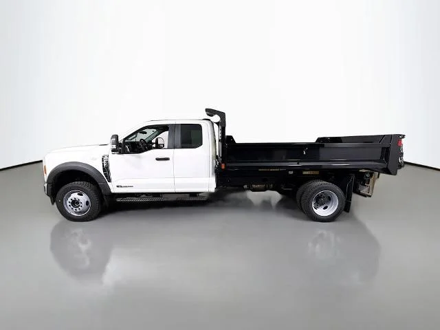 New 2025 Oxford White Ford F-450® XL image 35